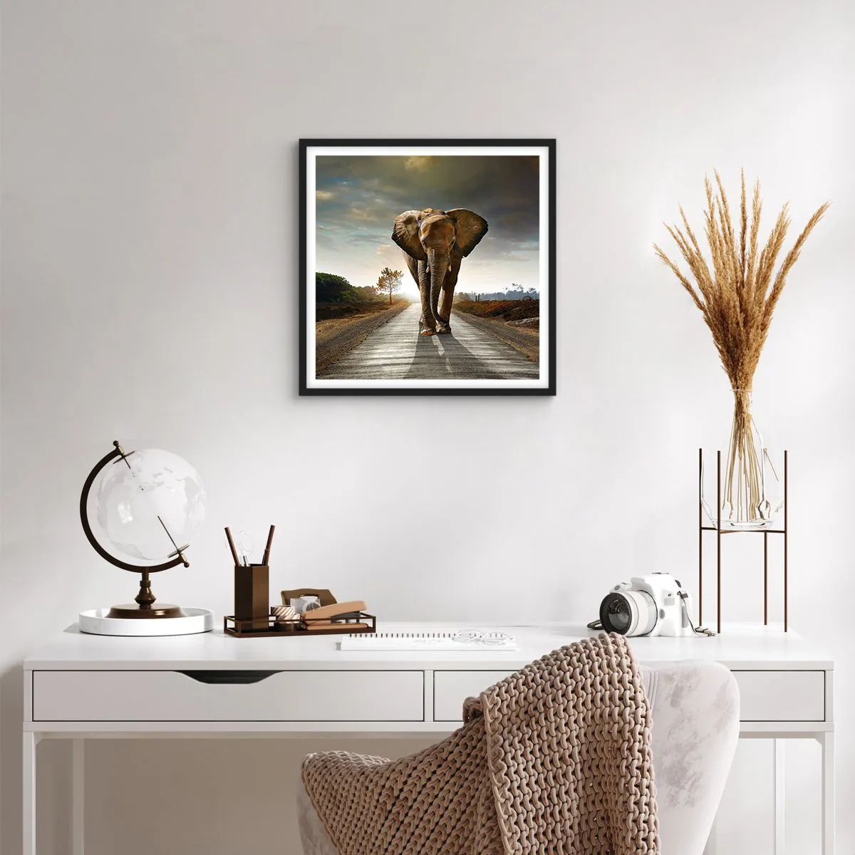 Affiche dans un cadre noir - Poster - Et pas du tout en porcelaine - 40x40 cm