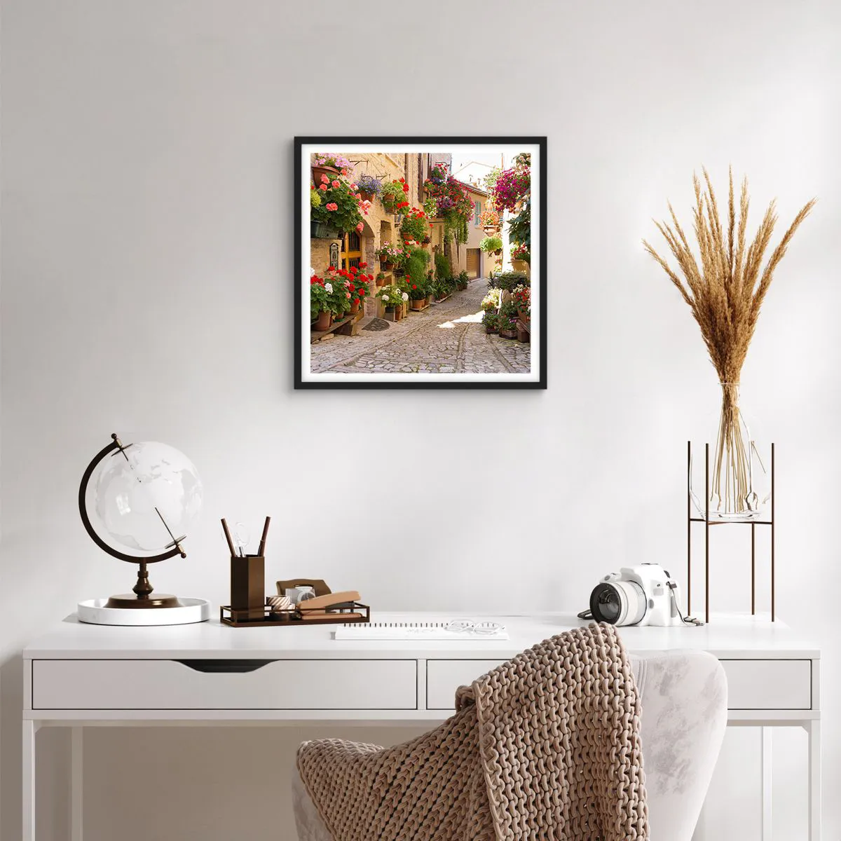 Poster in einem schwarzem Rahmen - In der Flut Blumen - 40x40 cm