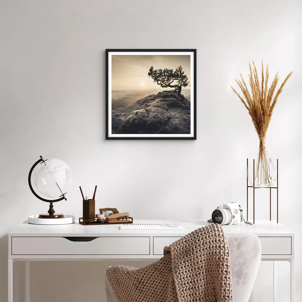 Poster în ramă neagră - Viața învinge întotdeauna - 40x40 cm