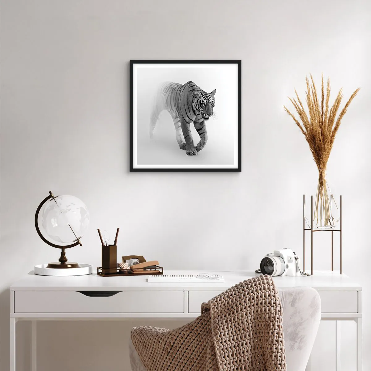 Affiche dans un cadre noir - Poster - Accroupi dans le brouillard - 40x40 cm