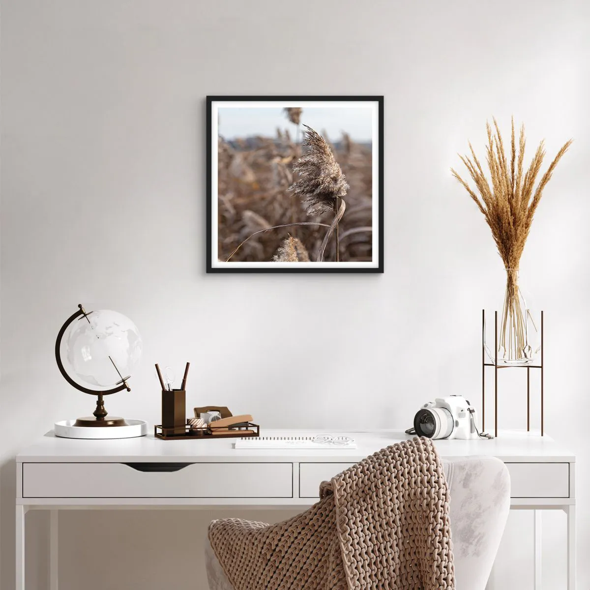 Plakat i sort ramme - Tid til at flyve væk med vinden - 40x40 cm