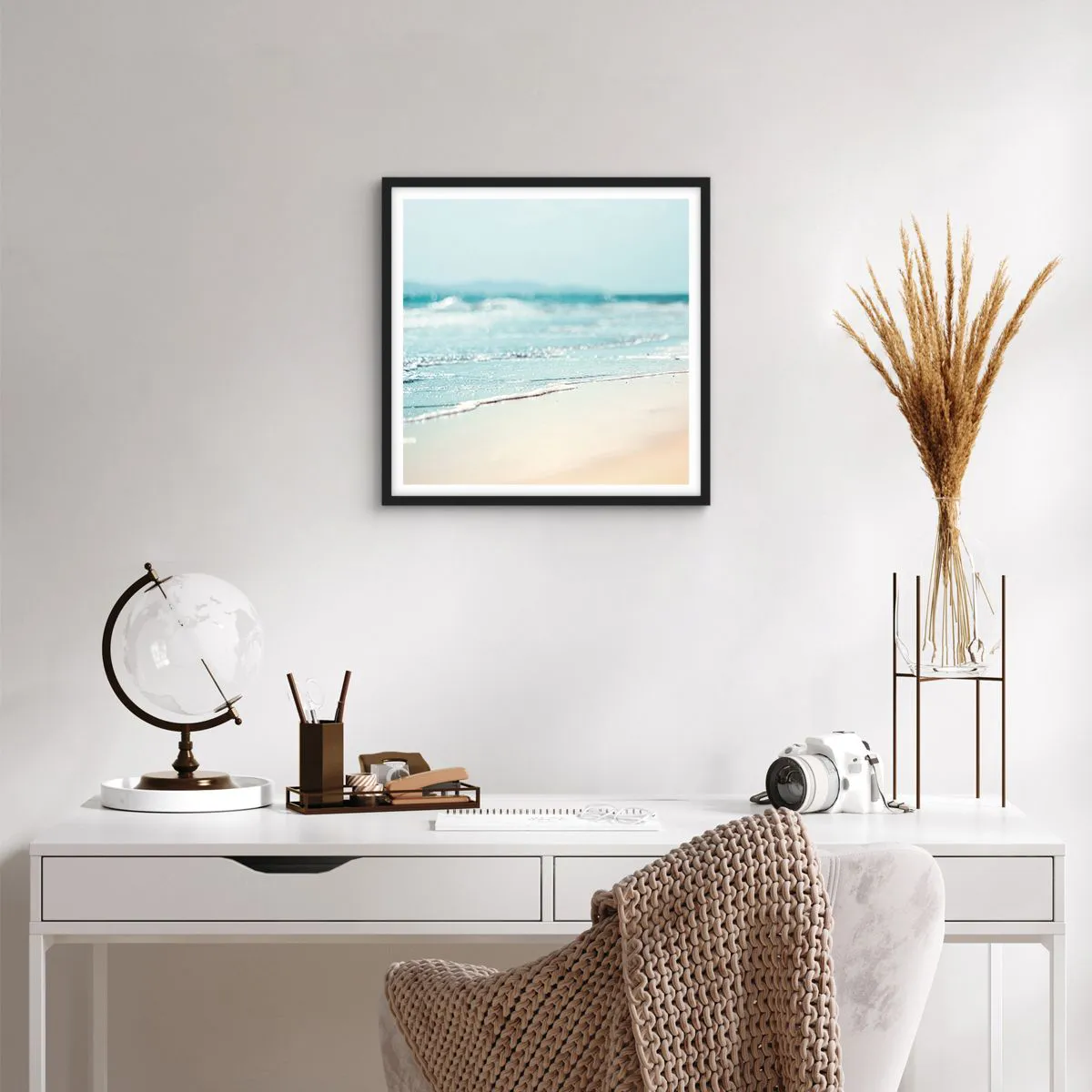 Póster en marco negro - Calor y brisa - 40x40 cm