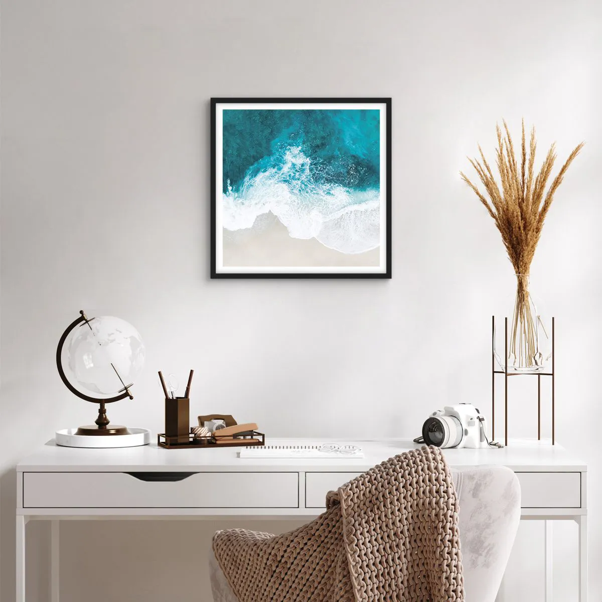 Pôster com moldura preta - Carícia natural - 50x50 cm