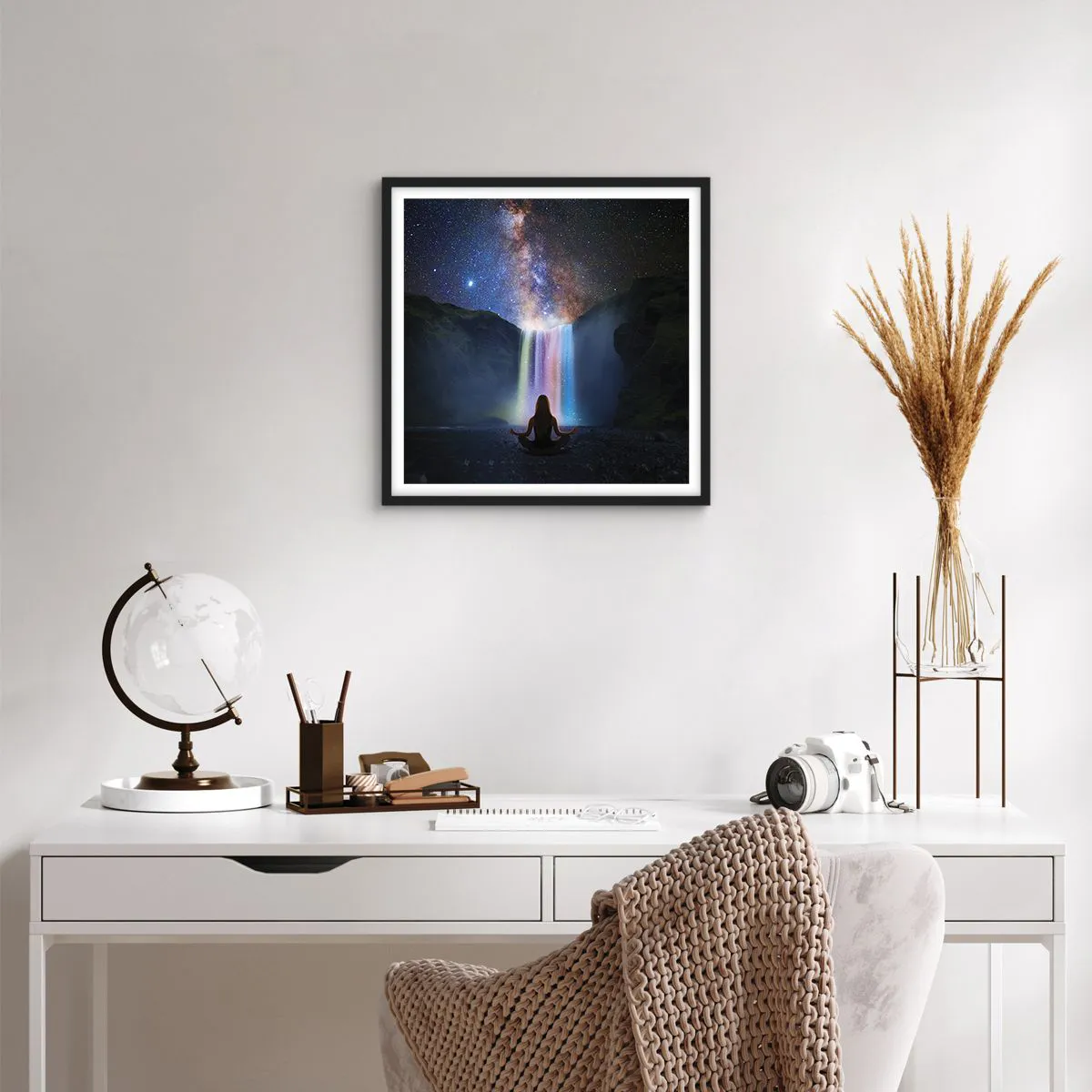 Plakat i sort ramme - Absolut harmoni - 50x50 cm