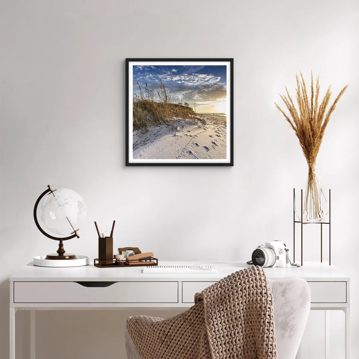 Poster in een zwarte lijst - Een uitnodiging voor een wandeling - 50x50 cm