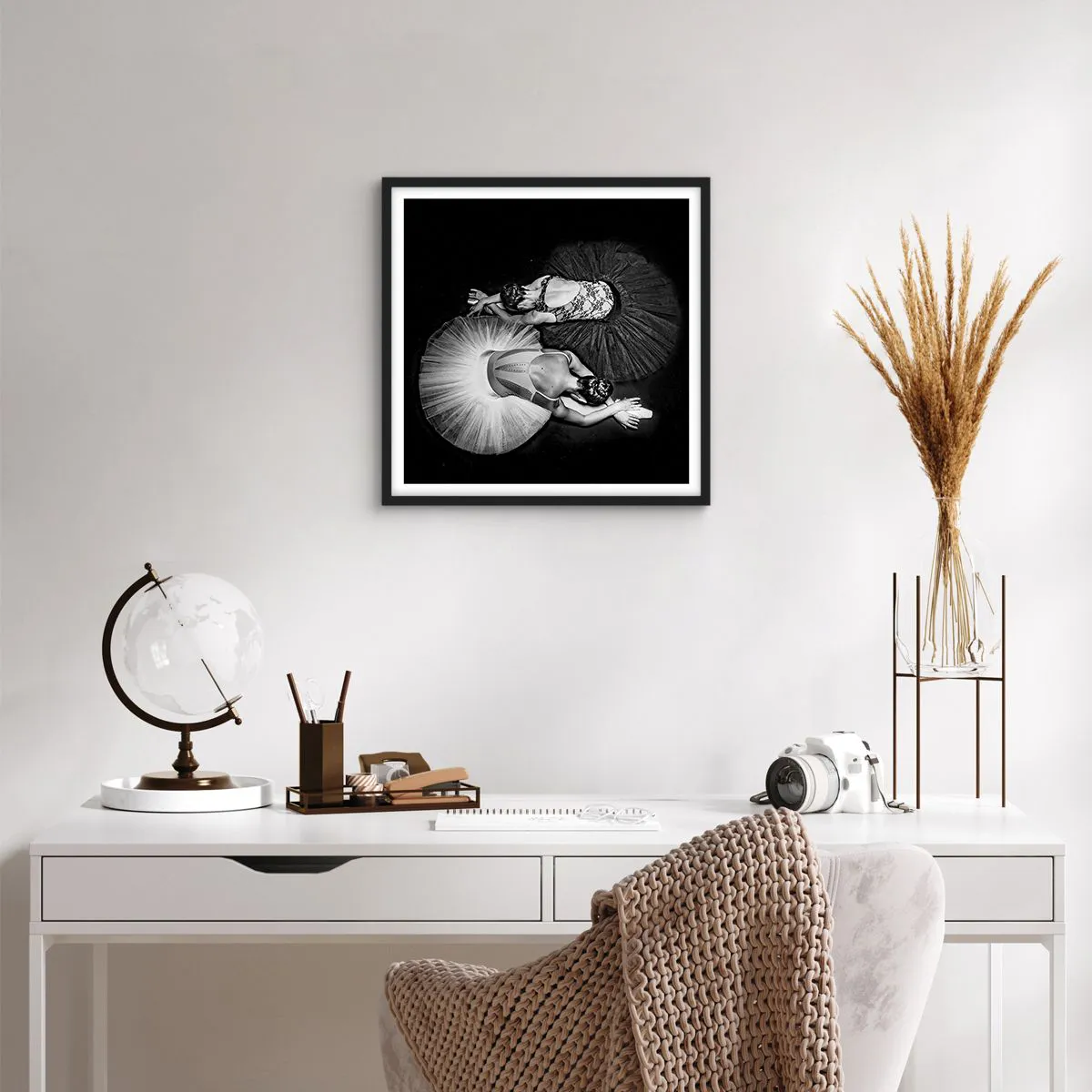 Affiche dans un cadre noir - Poster - Jin et jang – équilibre idéal - 50x50 cm