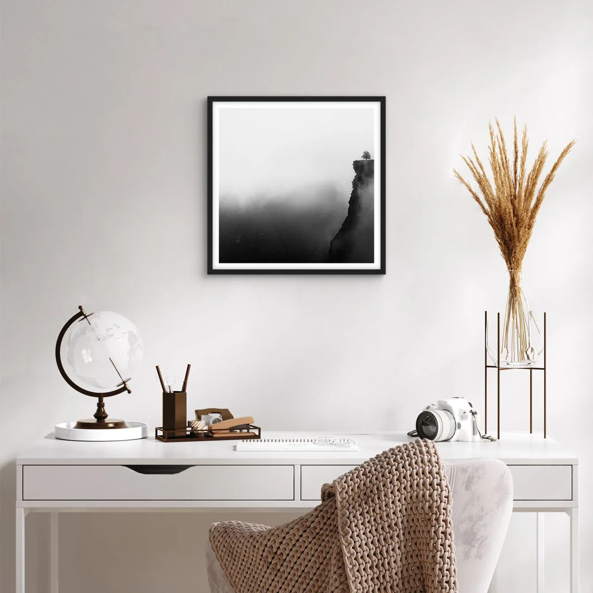 Plakat w czarnej ramie - Na skraju świata - 50x50 cm