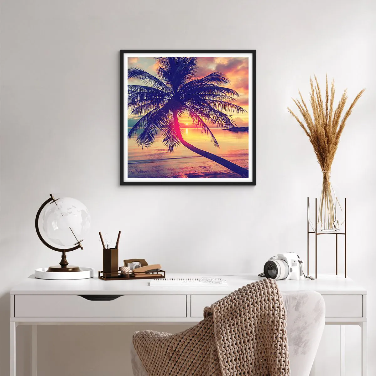 Plakat i sort ramme - En aften under palmerne - 60x60 cm