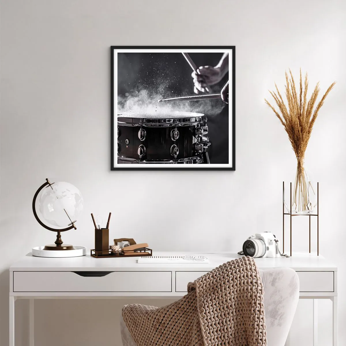 Plakat i sort ramme - Musikkens puls - 60x60 cm