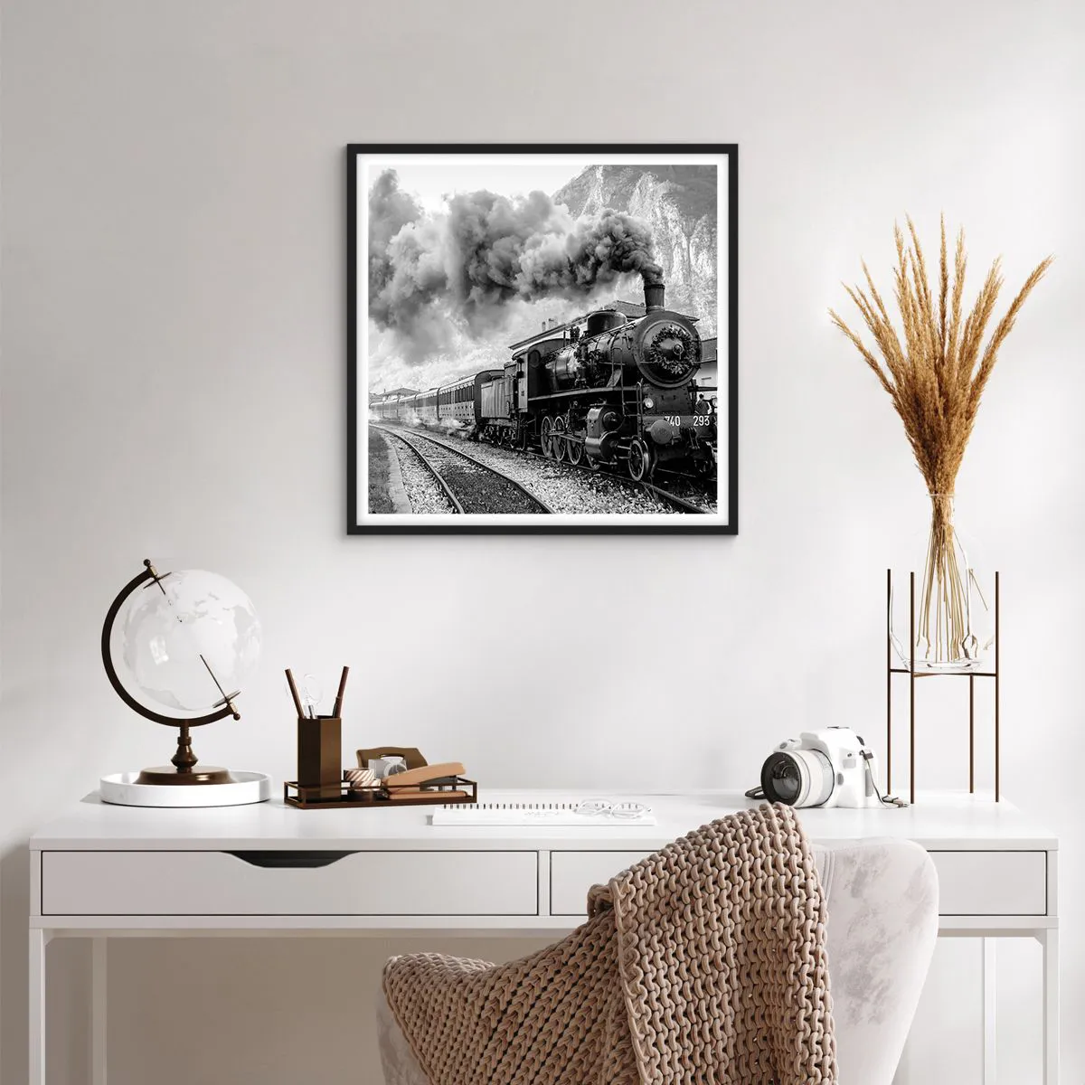 Affiche dans un cadre noir - Poster - Attend à la gare... - 60x60 cm