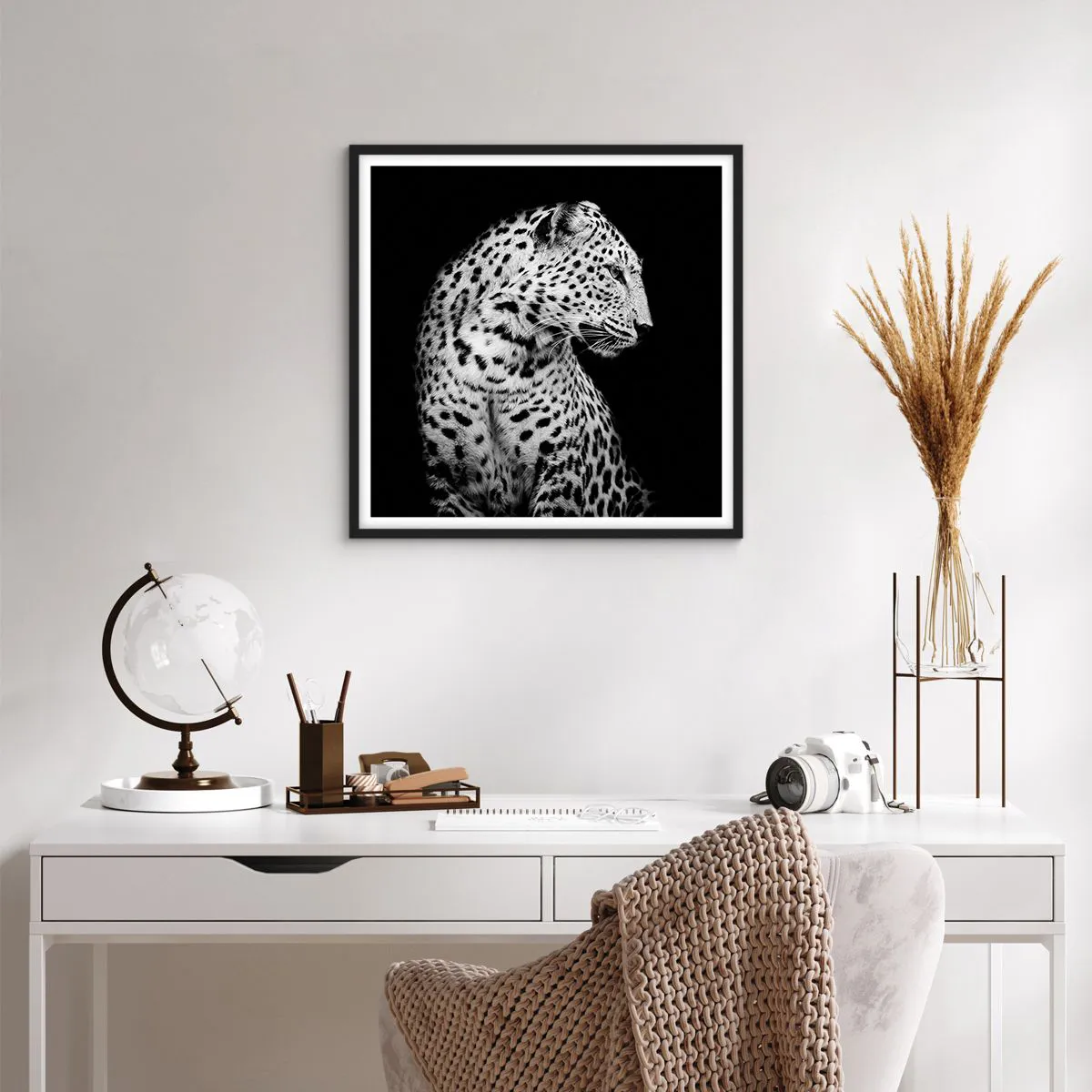 Poster in black frame - A Perfect Right Profile  - 60x60 cm