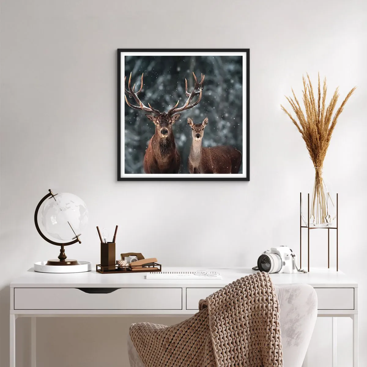 Poszter fehér keretben - Az erdő ura a feleségével - 60x60 cm