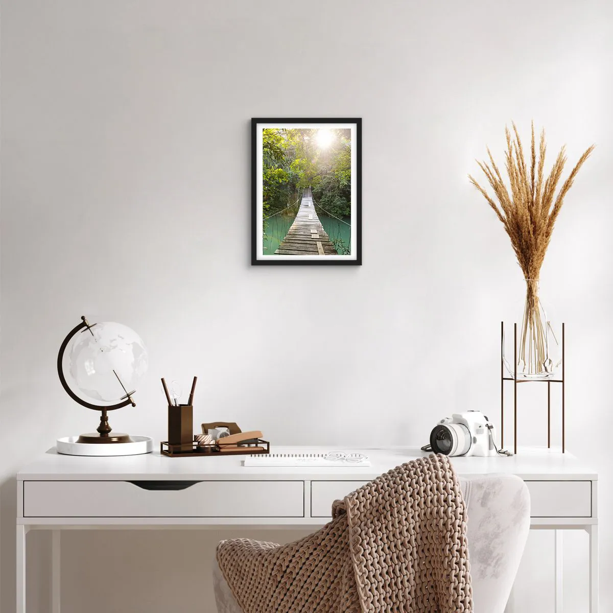 Plakat i sort ramme - Over det azurblå vand til den azurblå skov - 30x40 cm