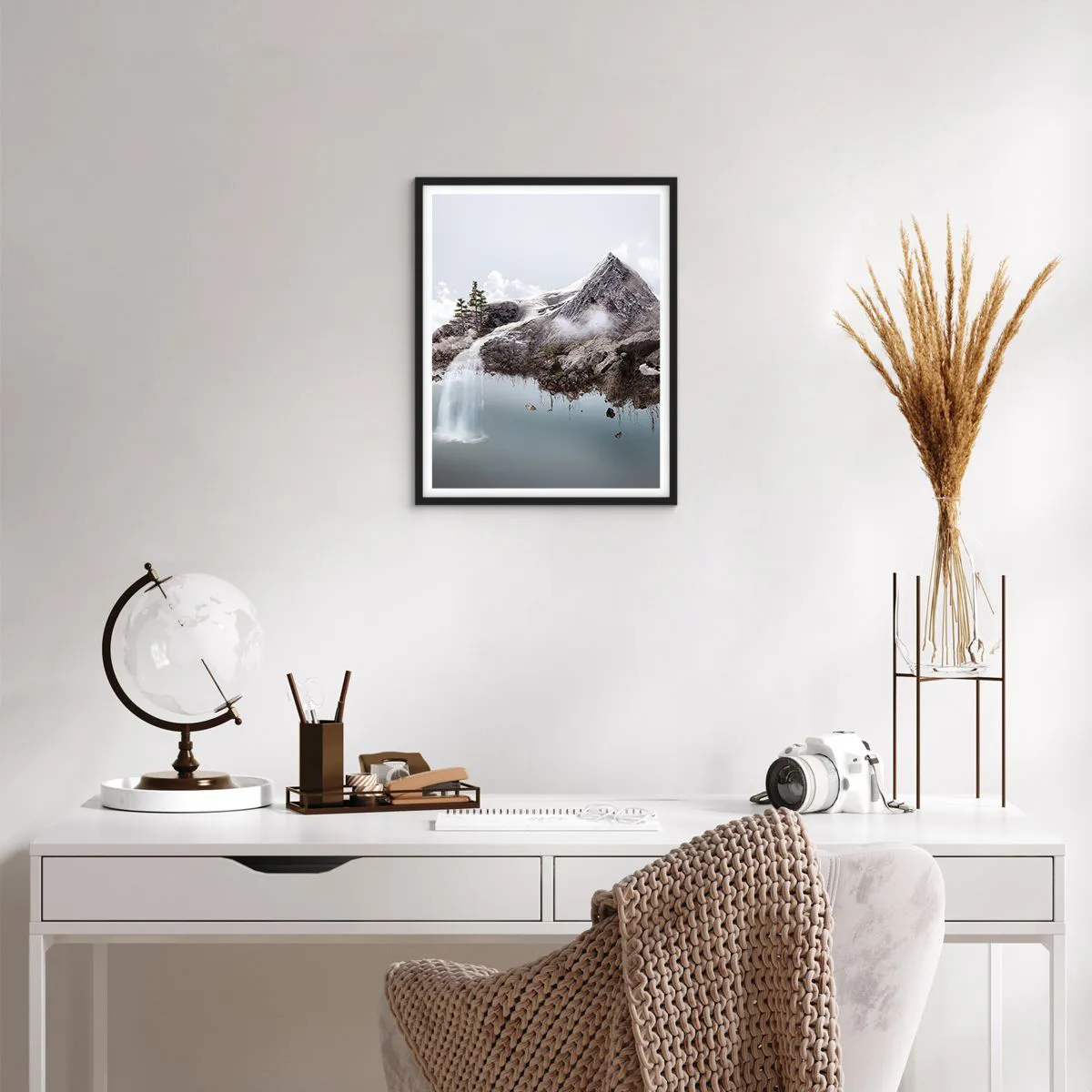 Plakat i sort ramme - Set gennem en surrealists øjne - 40x50 cm