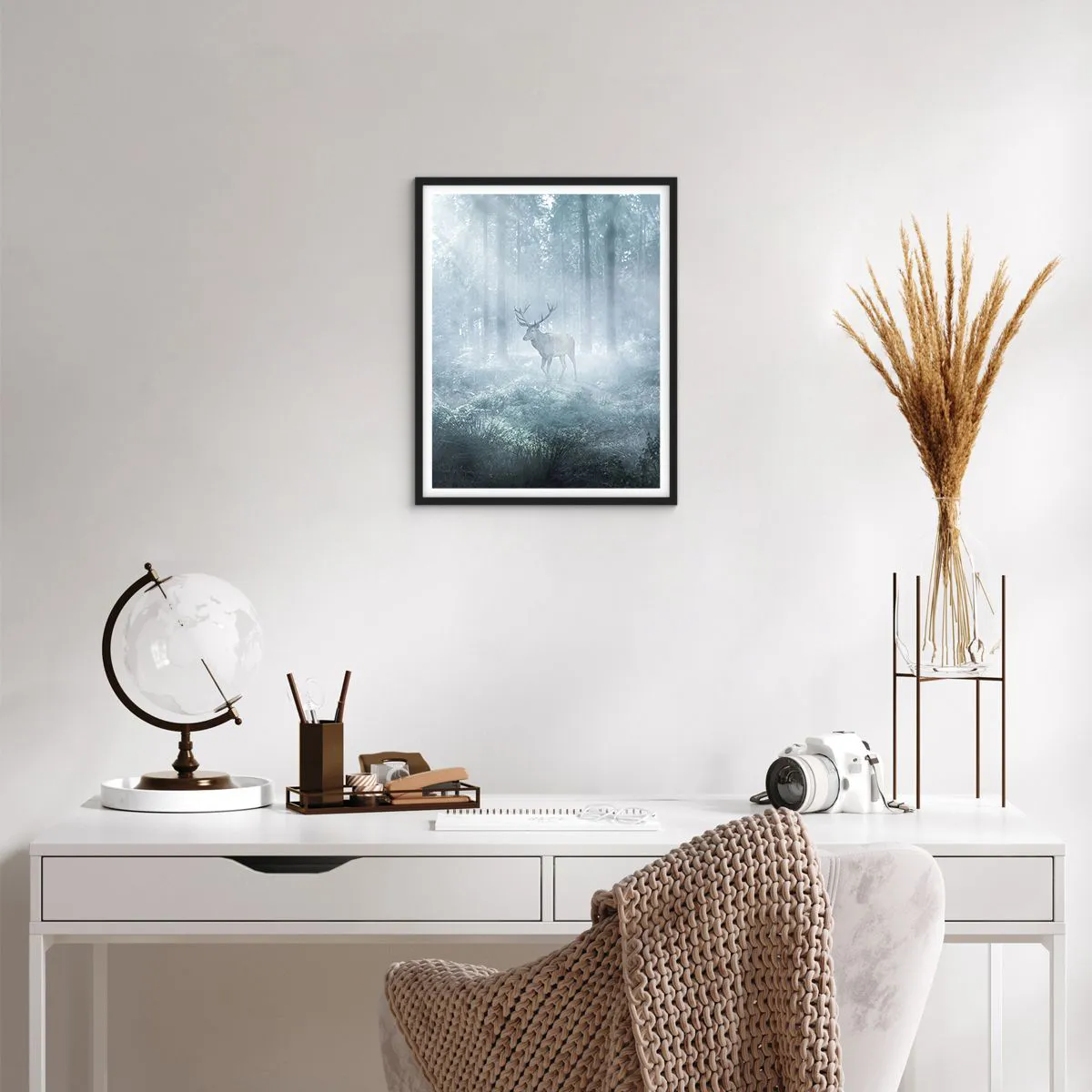 Affisch i svart ram - Morgonrond runt godset - 40x50 cm