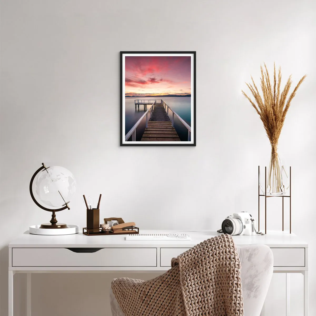 Affiche dans un cadre noir - Poster - La douce flamme du soir - 40x50 cm