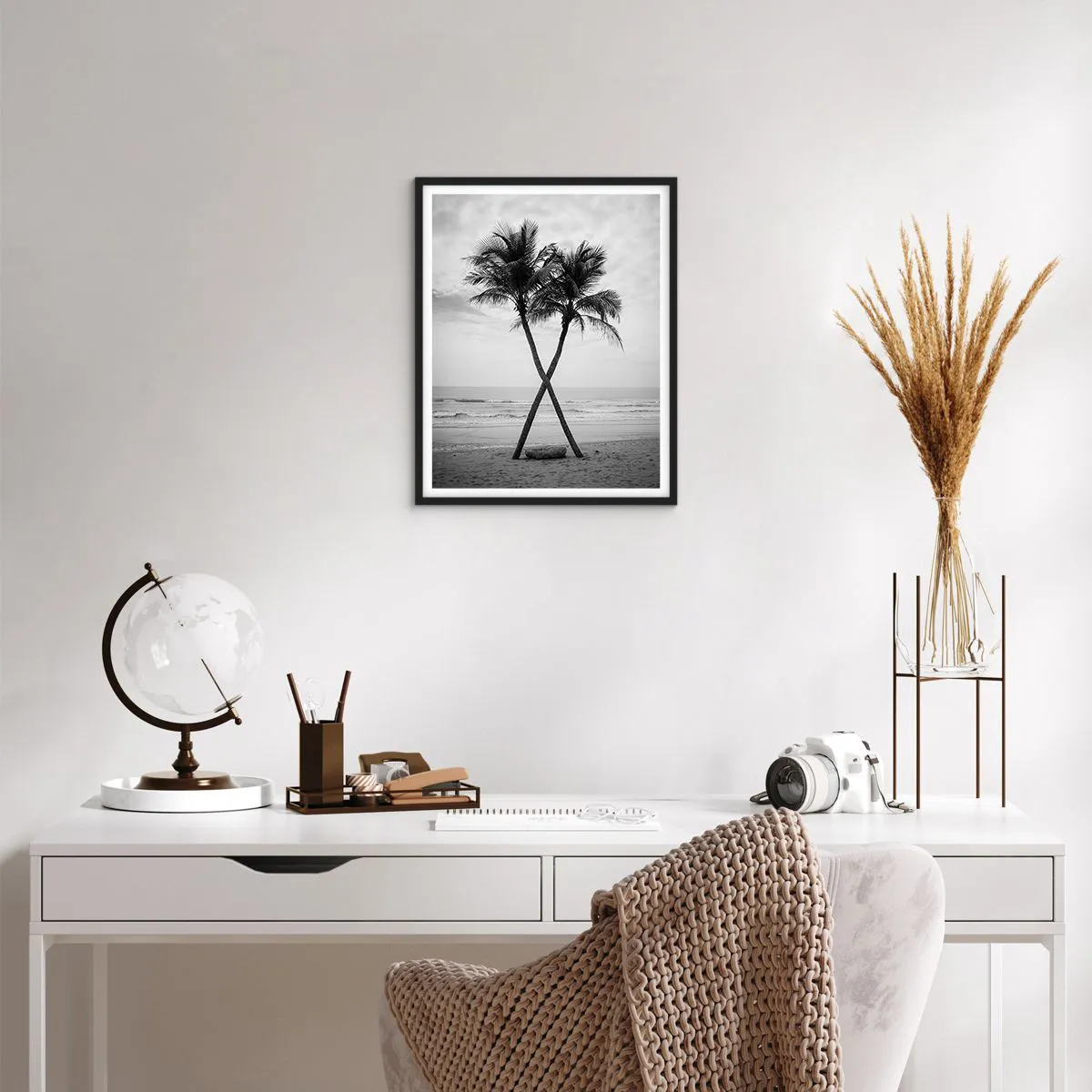 Póster en marco negro - Las eternas inquilinas de la playa - 40x50 cm