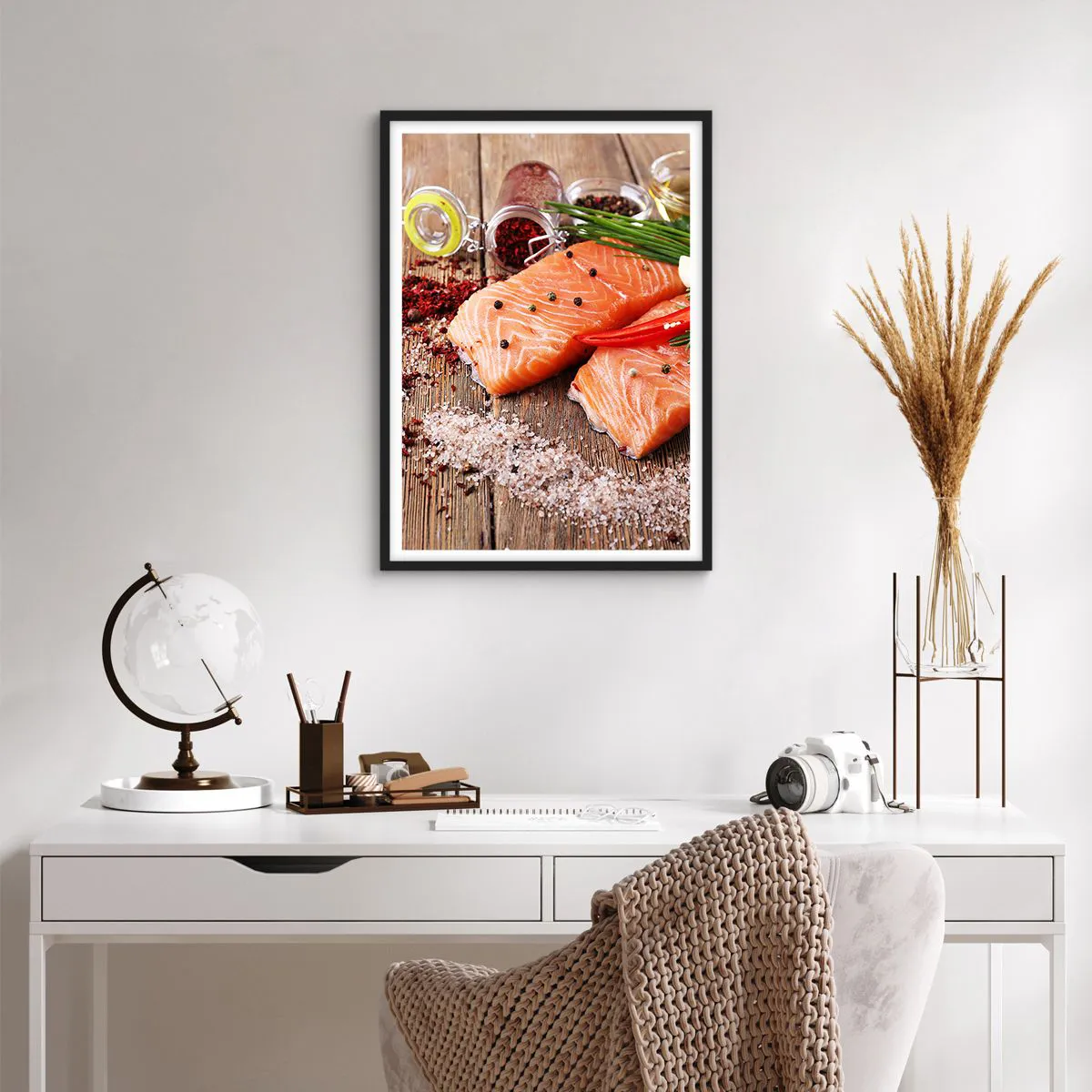 Poszter fehér keretben - Lazacfilé fűszerekkel rusztikus alapon - 50x70cm - Norvég kaland a konyhában - Modern fali dekoráció nappalihoz és hálószobához ARTTOR