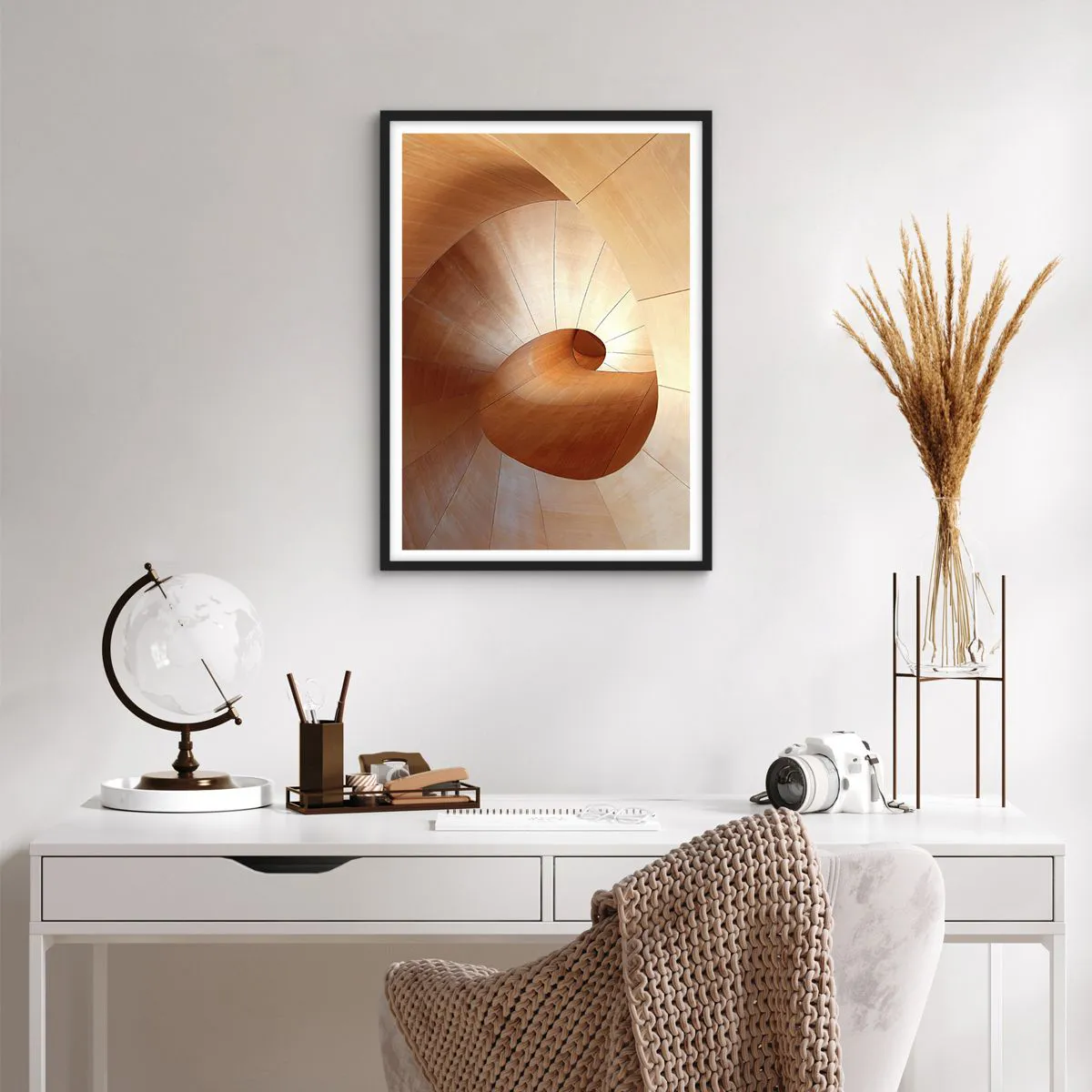 Pôster com moldura preta - Estrutura espiral de madeira com tonalidade dourada - 50x70cm - Serpentina arquitetônica - Decoração de parede moderna para a sala de estar e quarto ARTTOR