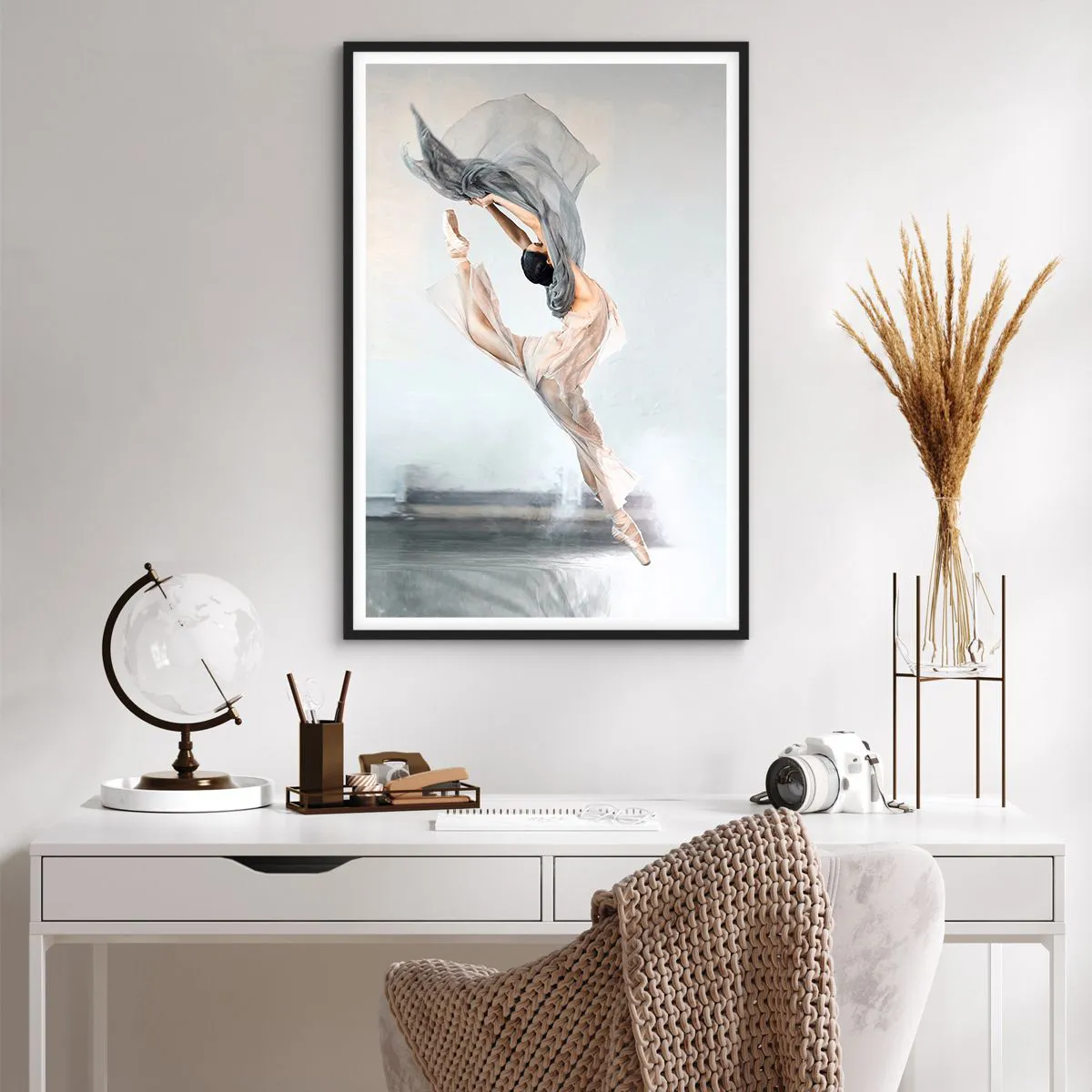 Poster in einem schwarzem Rahmen - Im Tanzrausch - 61x91 cm