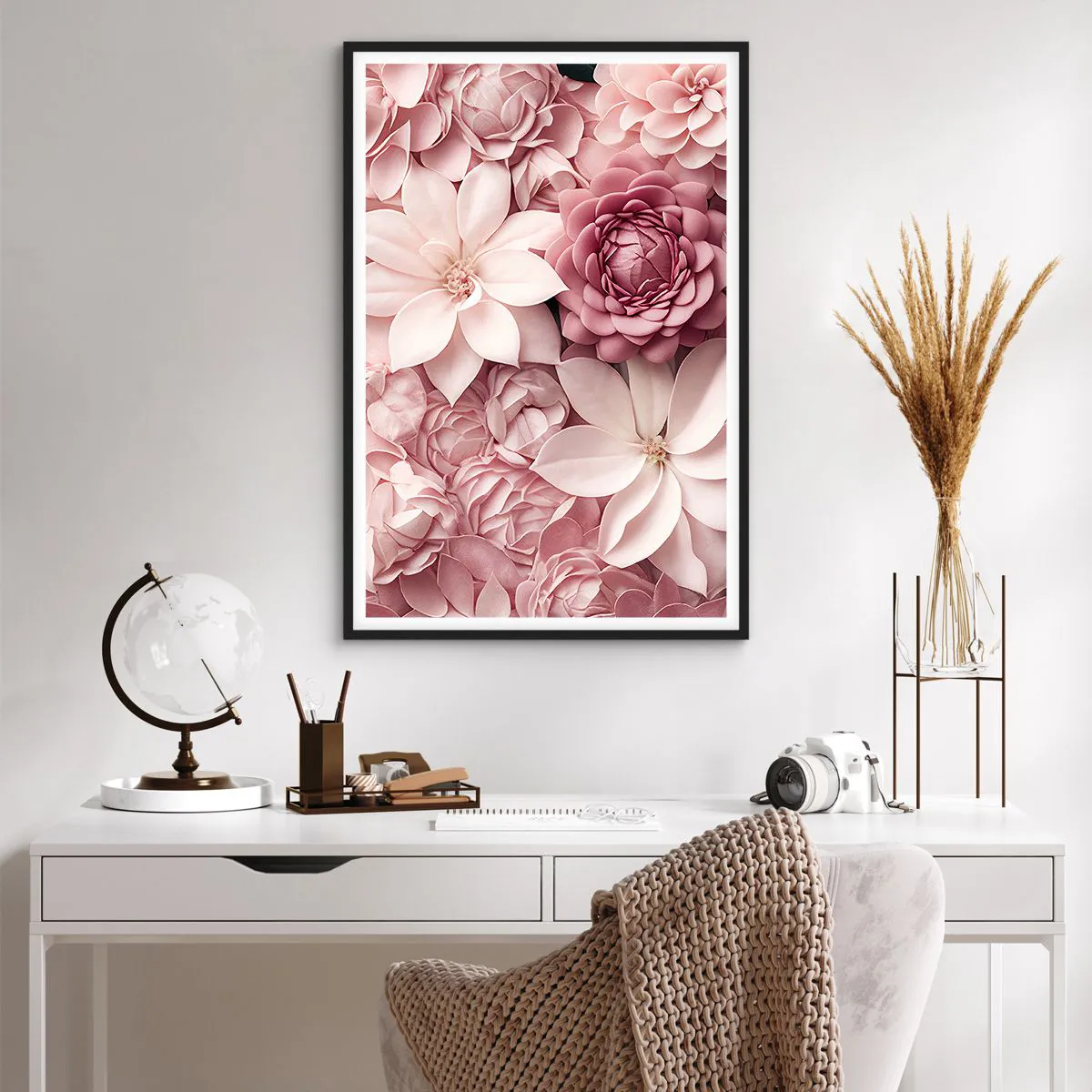 Plakat i sort ramme - I lyserøde kronblade - 61x91 cm