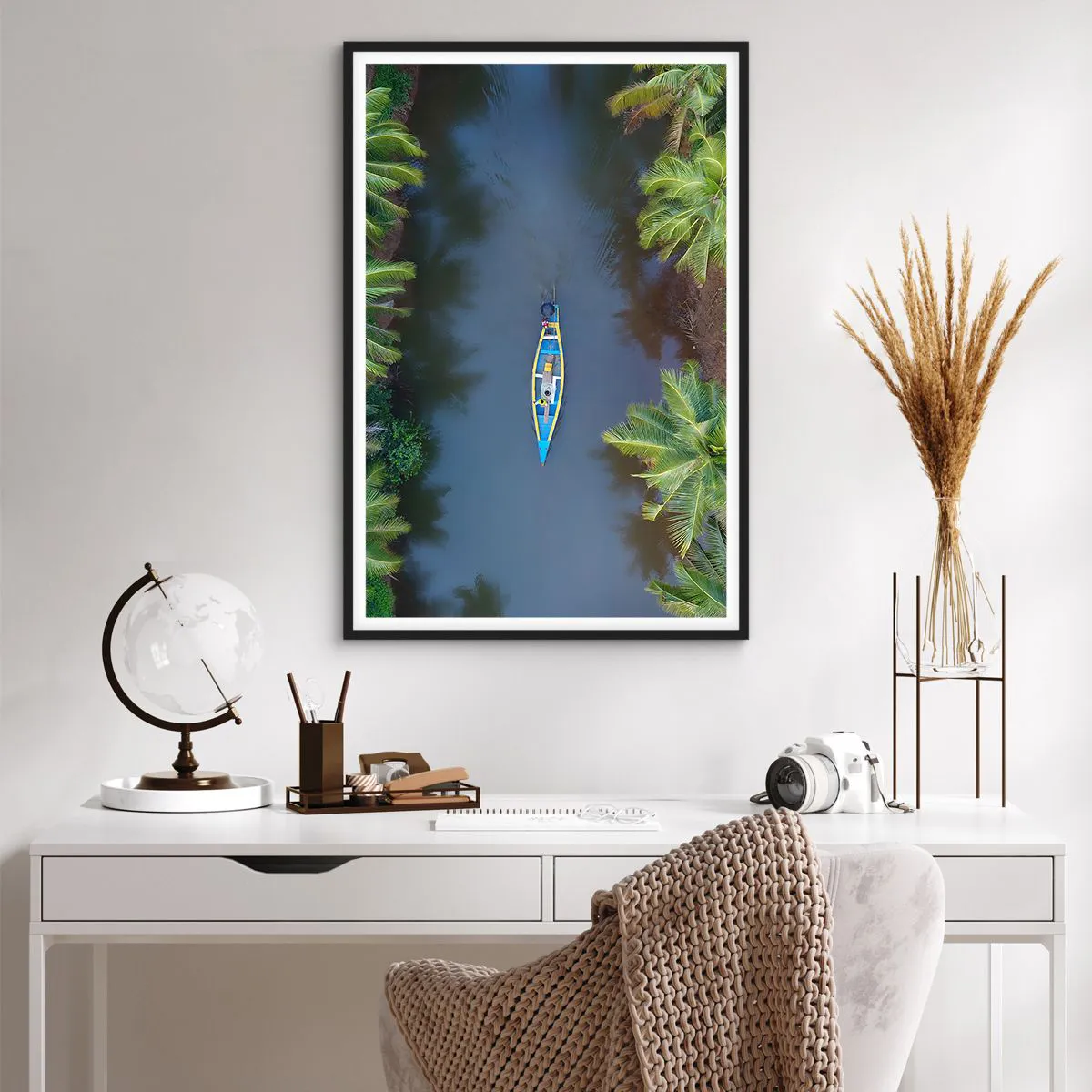 Poszter fehér keretben - Egy trópusi ösvényen - 61x91 cm