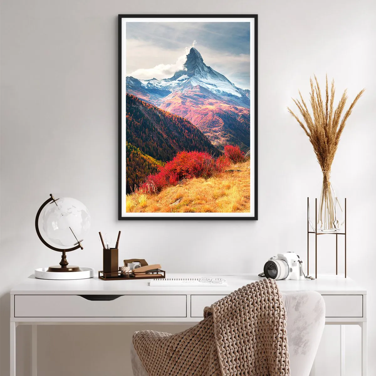 Plakat i sort ramme - Alpernes efterår - 61x91 cm