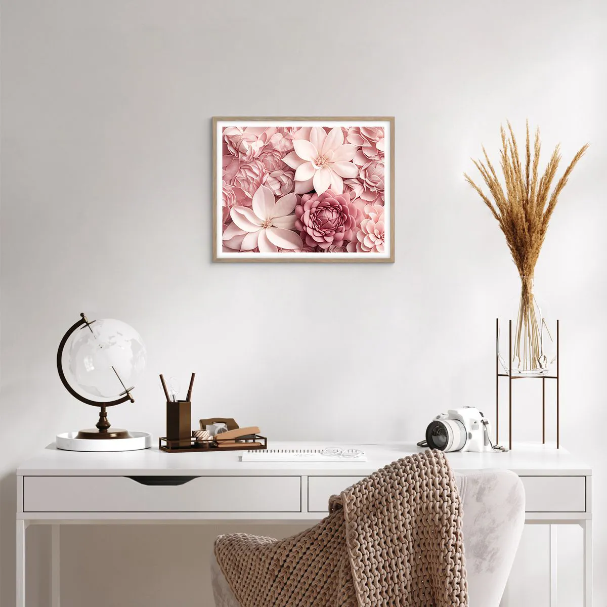 Plakat i ramme af lyst egetræ - I lyserøde kronblade - 50x40 cm