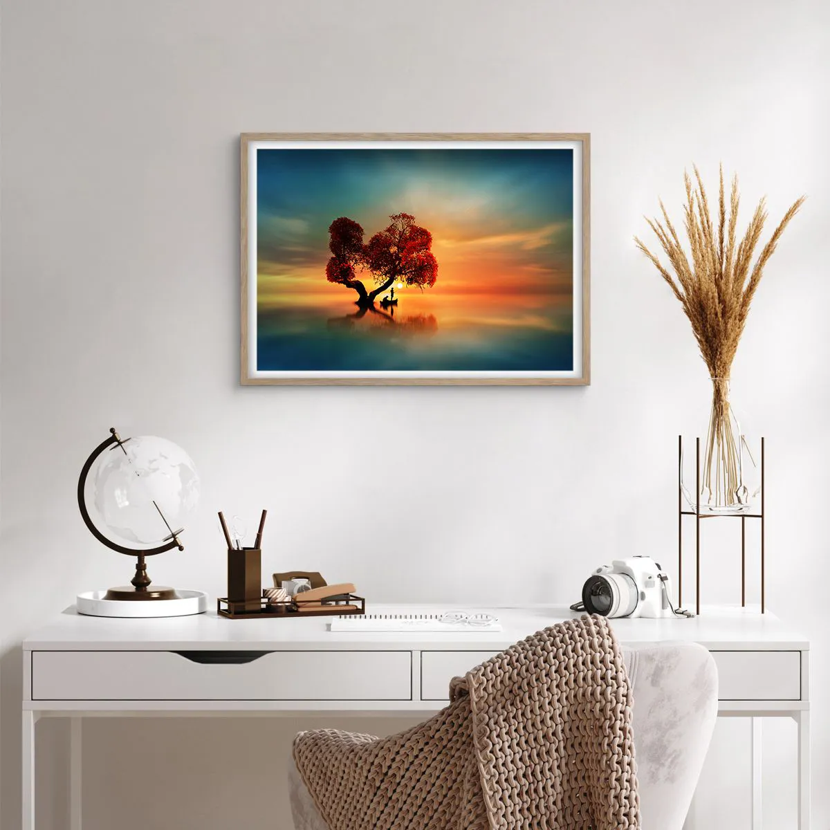 Plakat i ramme af lyst egetræ - Fjern og tavs verdensløshed - 70x50 cm