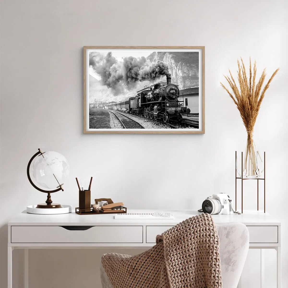 Poszter világos tölgy keretben - Indulását a mozdony várja… - 70x50 cm