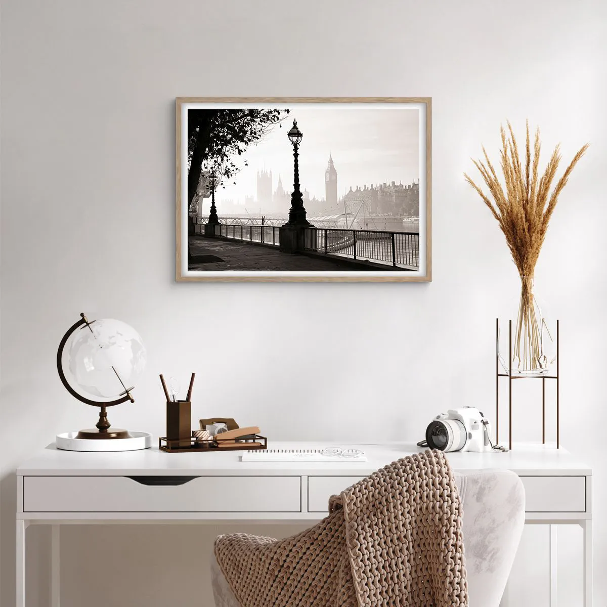 Plakat i ramme af lyst egetræ - London morgen - 70x50 cm