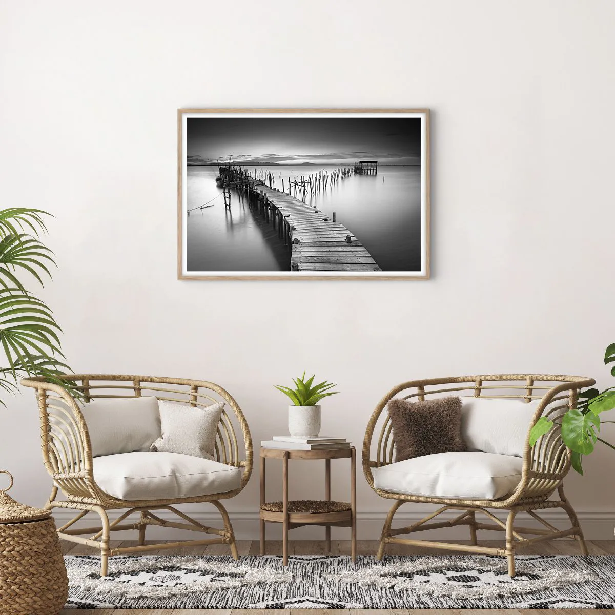 Poszter világos tölgy keretben - Egy elfeledett part békéje - 91x61 cm