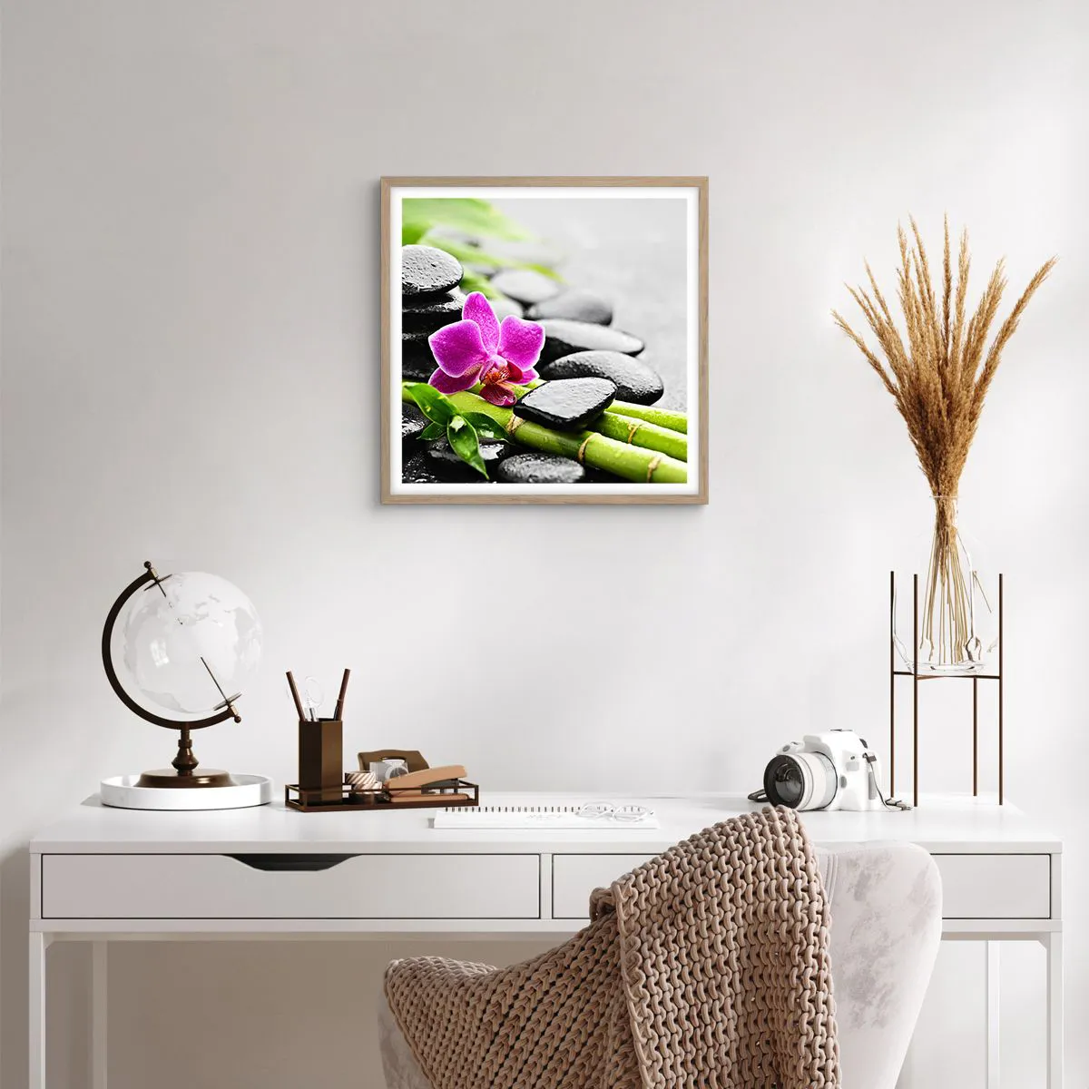 Poster în ramă de stejar deschis - Într-un echilibru pașnic - 40x40 cm