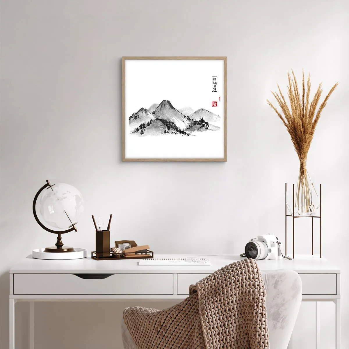 Plakat i ramme af lyst egetræ - Langt væk - 40x40 cm