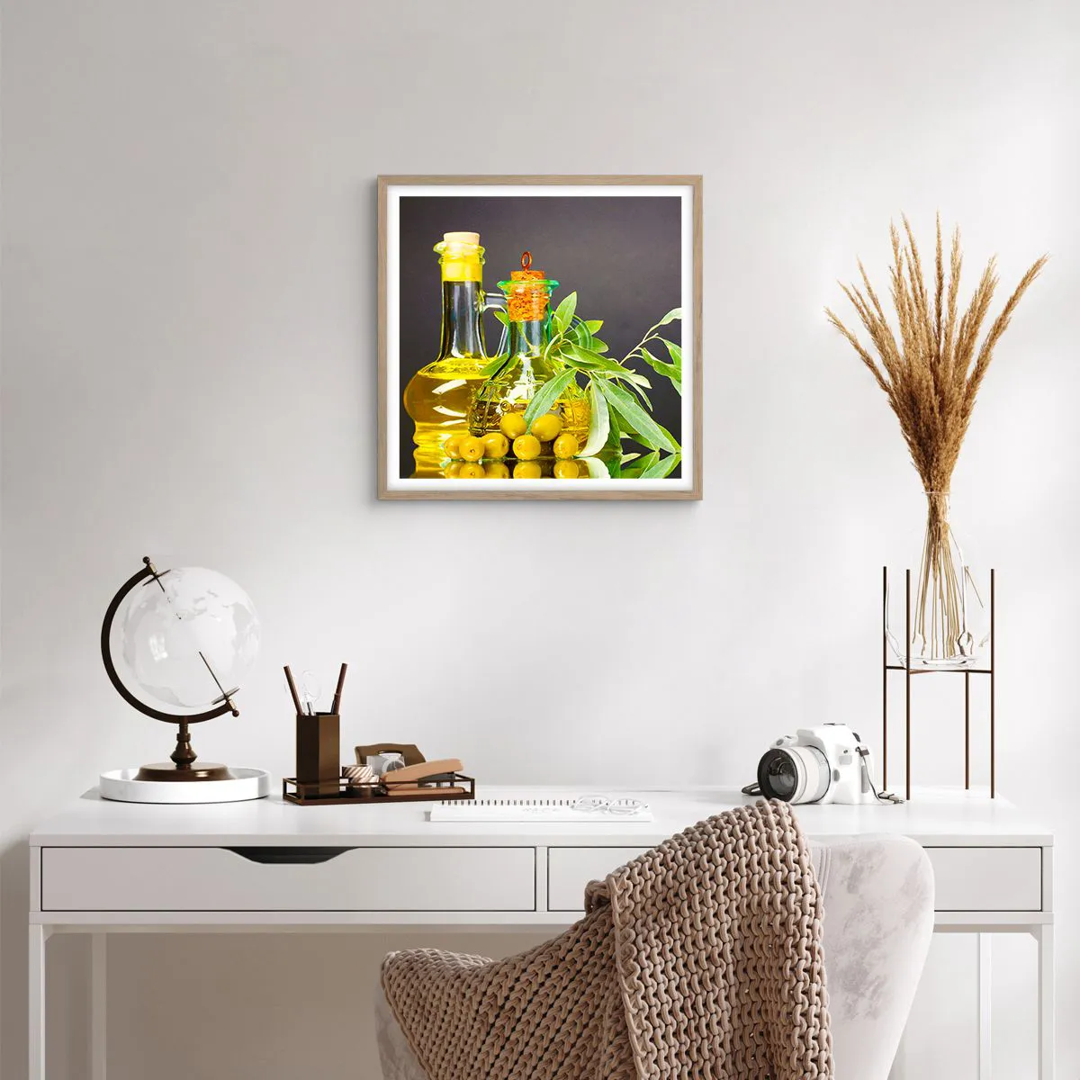 Poszter világos tölgy keretben - Csendélet olívabogyóval és olívaolajjal - 50x50 cm