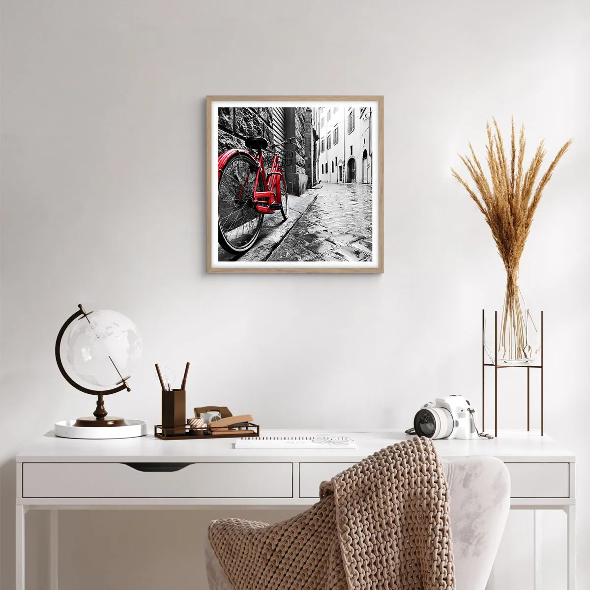 Plakat i ramme af lyst egetræ - Ægte skønhed ældes ikke - 50x50 cm