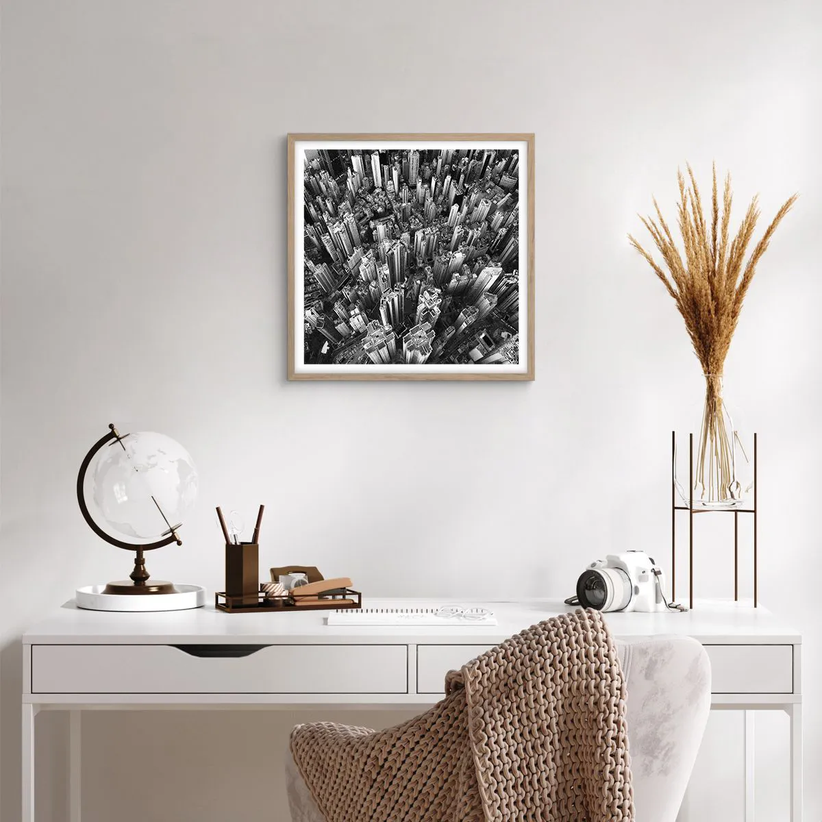 Plakat i ramme af lyst egetræ - Stadig højere og højere - 50x50 cm