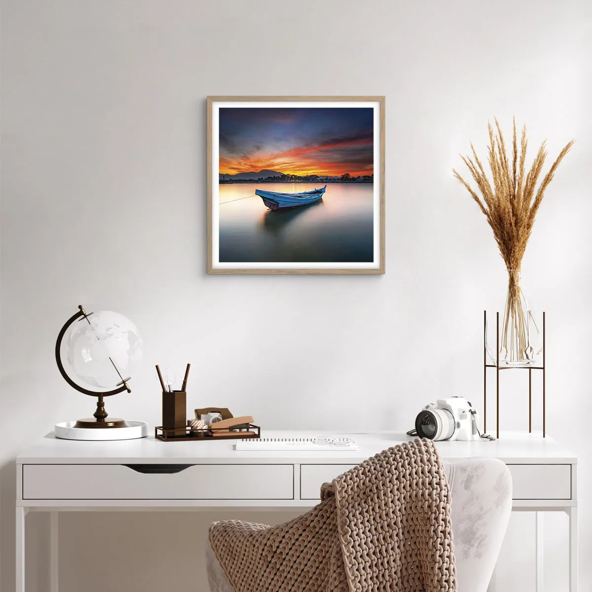 Poster in einem Rahmen aus heller Eiche - Eine gute Nacht kommt - 50x50 cm