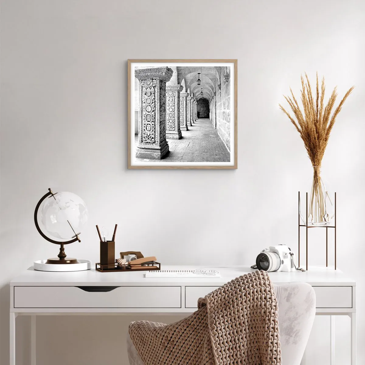 Een poster in een licht eiken lijst - En waar naar toe….? - 50x50 cm