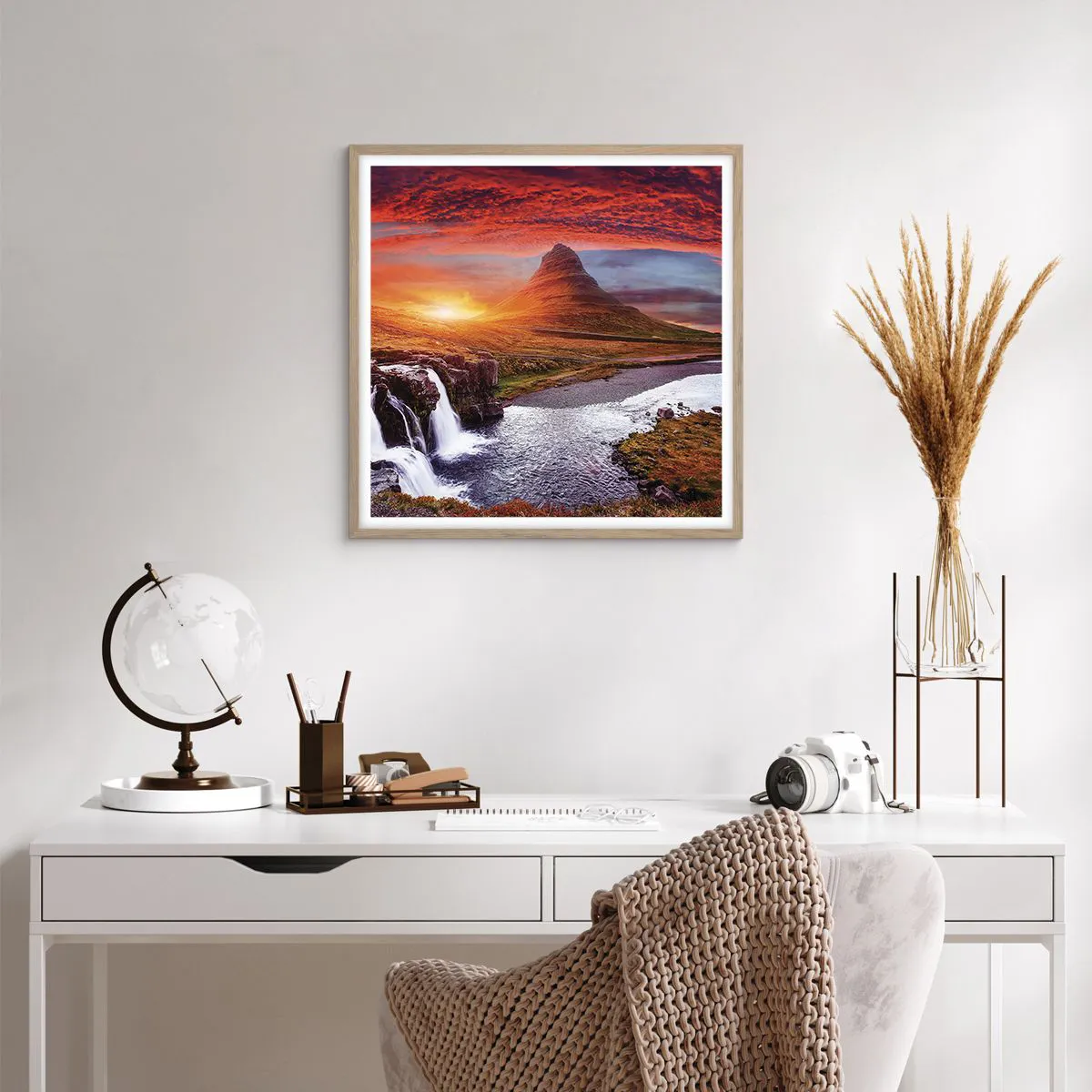 Poster in einem Rahmen aus heller Eiche - Ein Blick auf Mittelerde - 60x60 cm