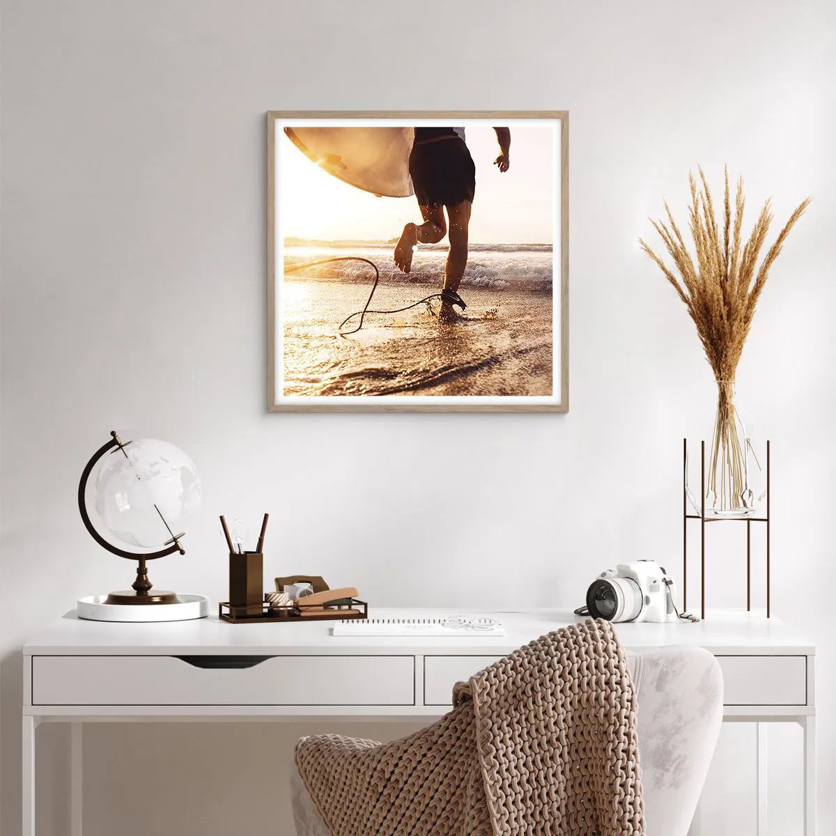 Plakat i ramme af lyst egetræ - For at møde bølgen - 60x60 cm