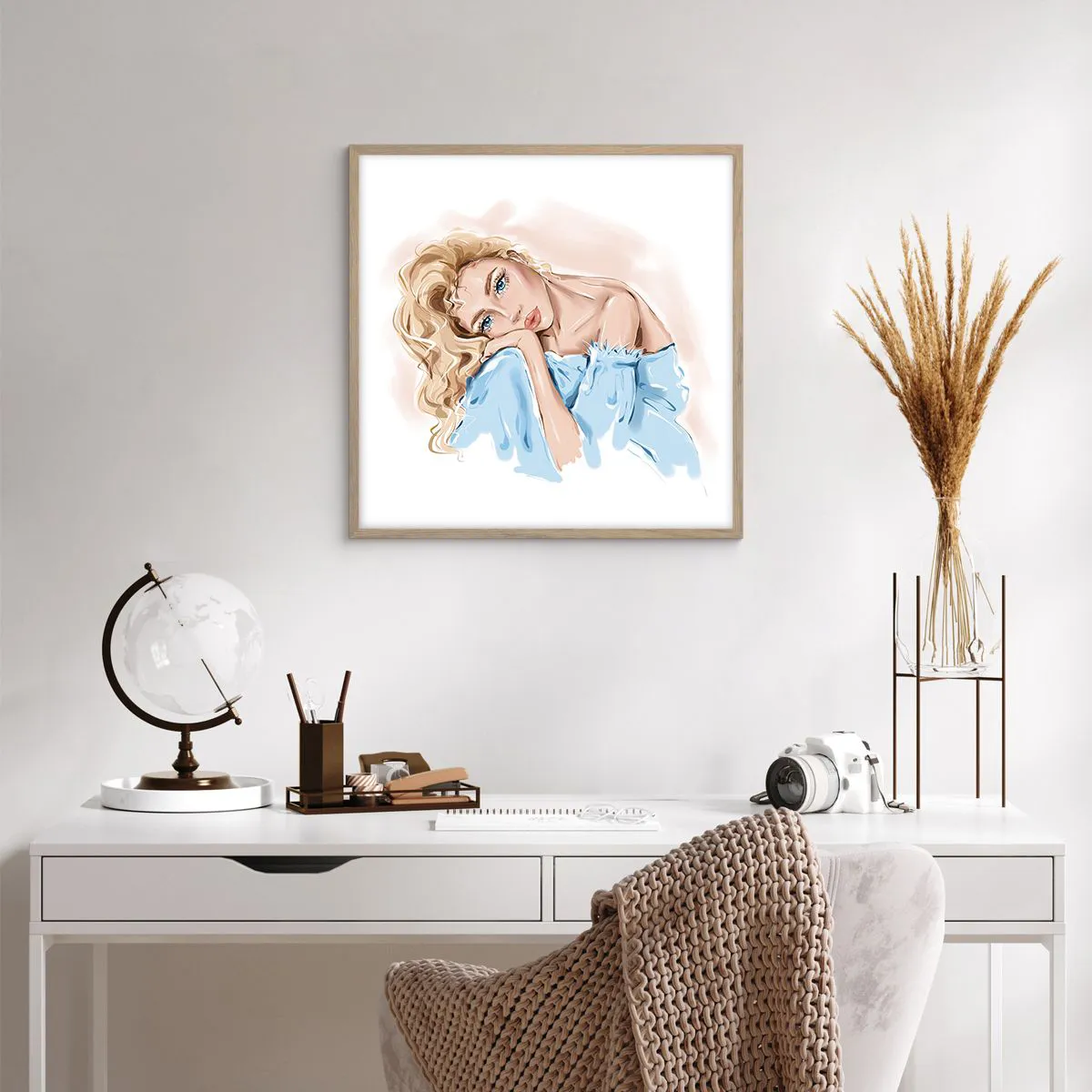 Affiche dans un chêne clair - Poster - Rêveuse en bleu - 60x60 cm