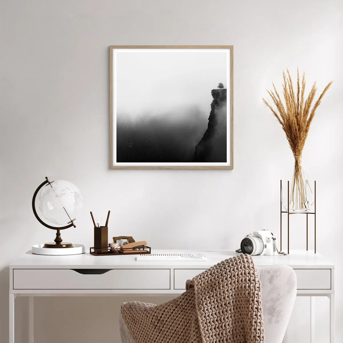 Plagát v ráme zo svetlého duba - Na okraji sveta - 60x60 cm