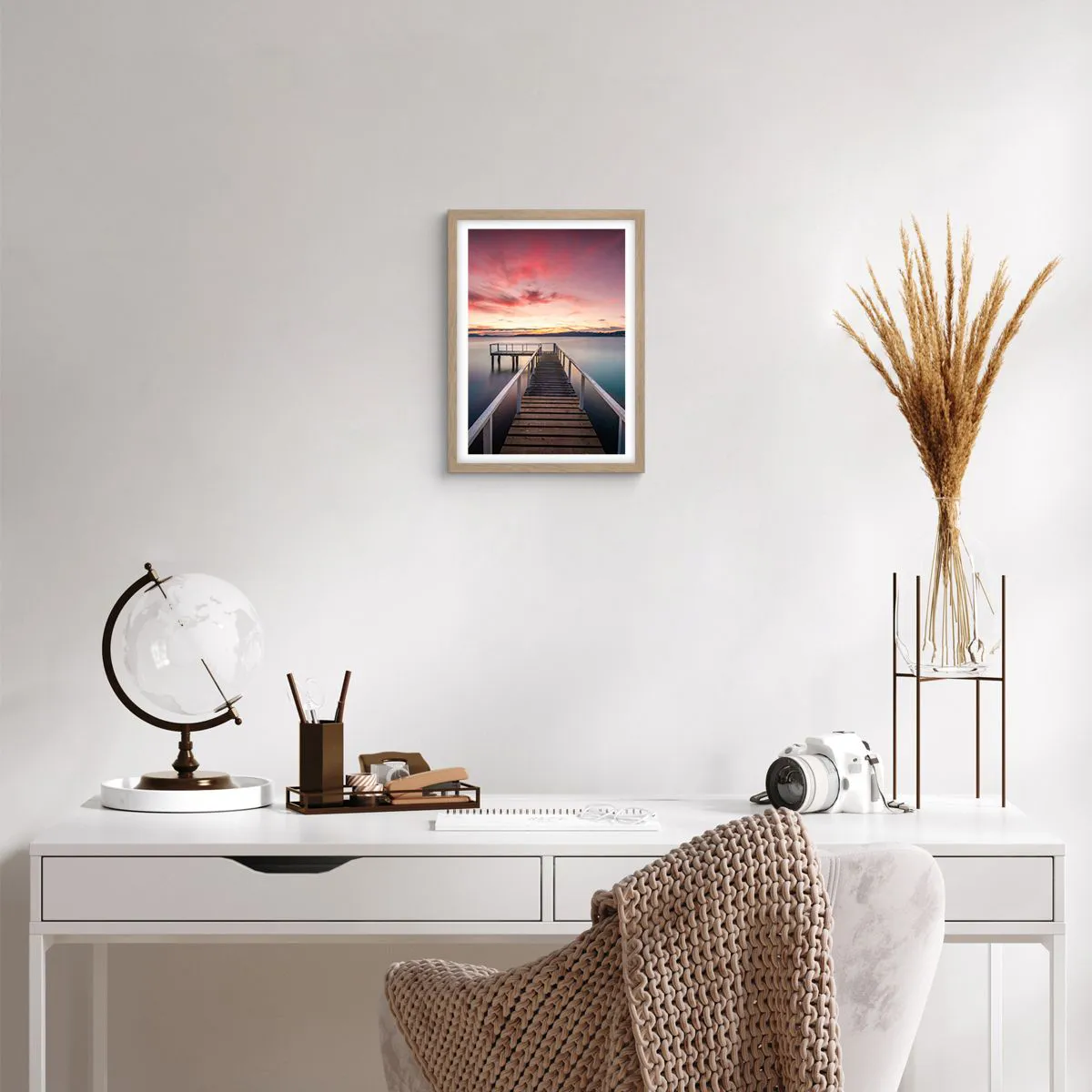 Poster in einem Rahmen aus heller Eiche - Die sanfte Flamme des Abends - 30x40 cm