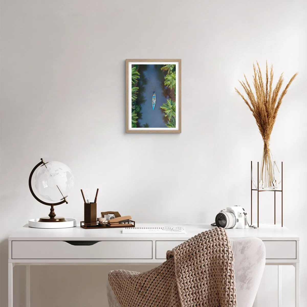 Pôster com moldura de carvalho claro - Em uma trilha tropical - 30x40 cm