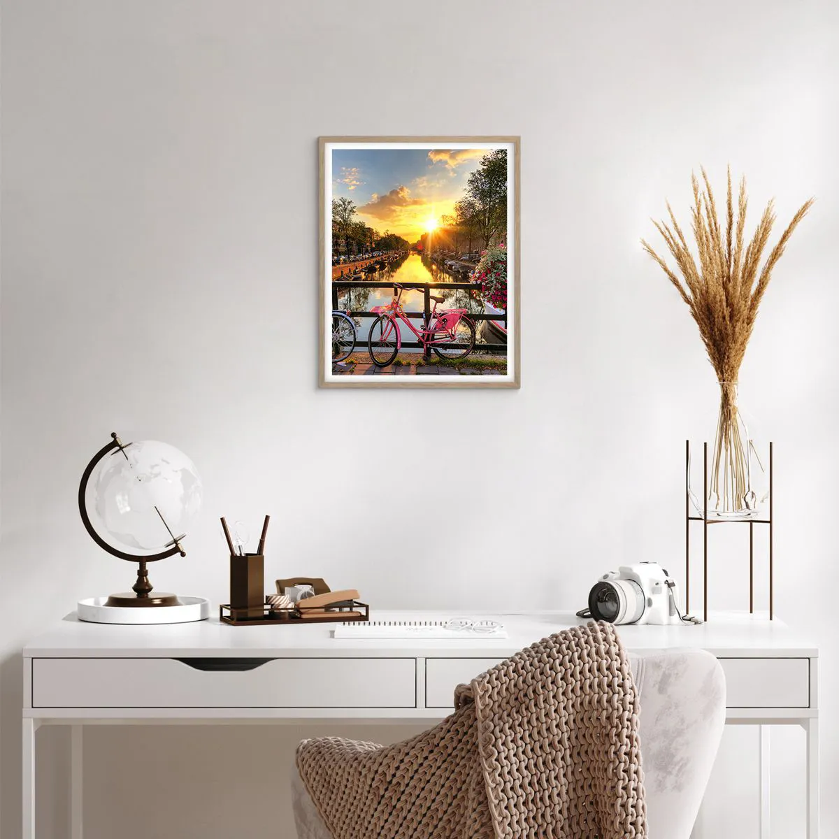 Poster in einem Rahmen aus heller Eiche - Frühlingsmorgen in Amsterdam - 40x50 cm