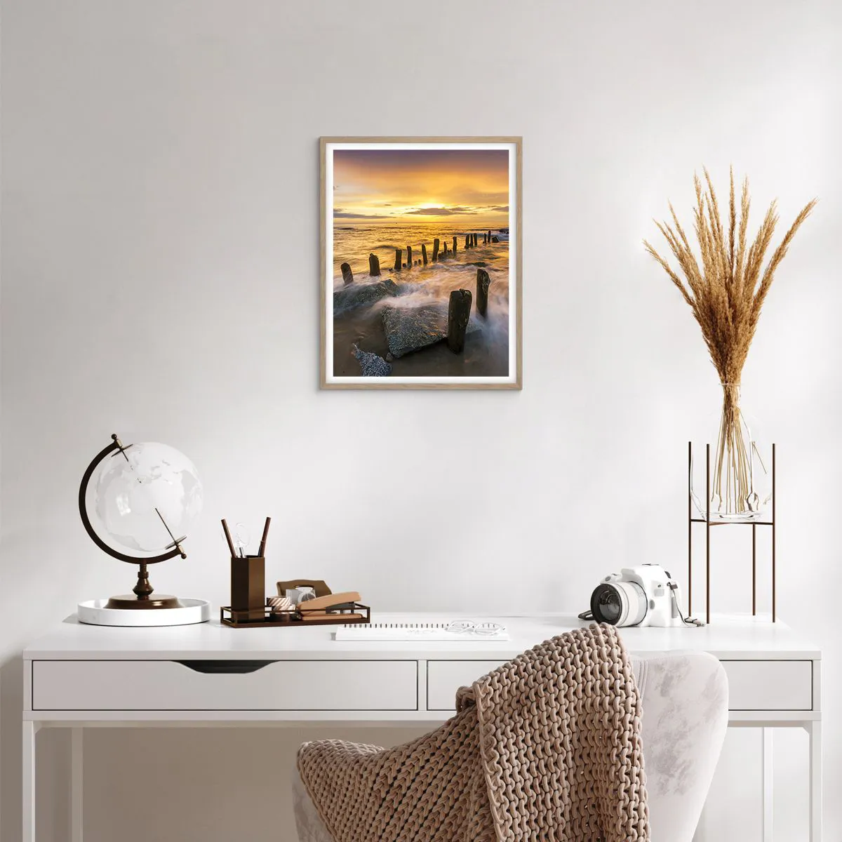 Poszter világos tölgy keretben - A Balti-tenger nyers szépsége - 40x50 cm