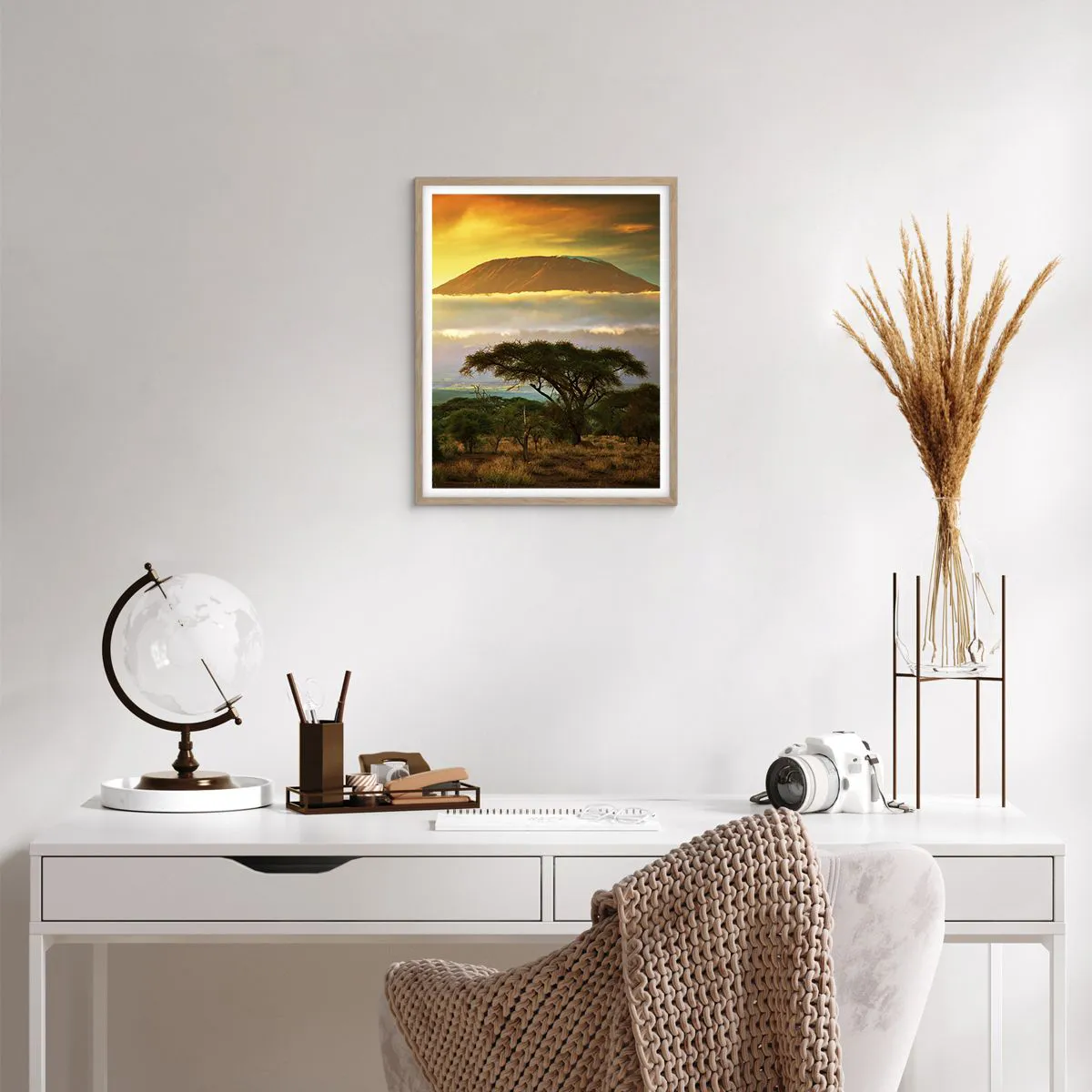 Plakat i ramme af lyst egetræ - En rejsendes drøm - 40x50 cm