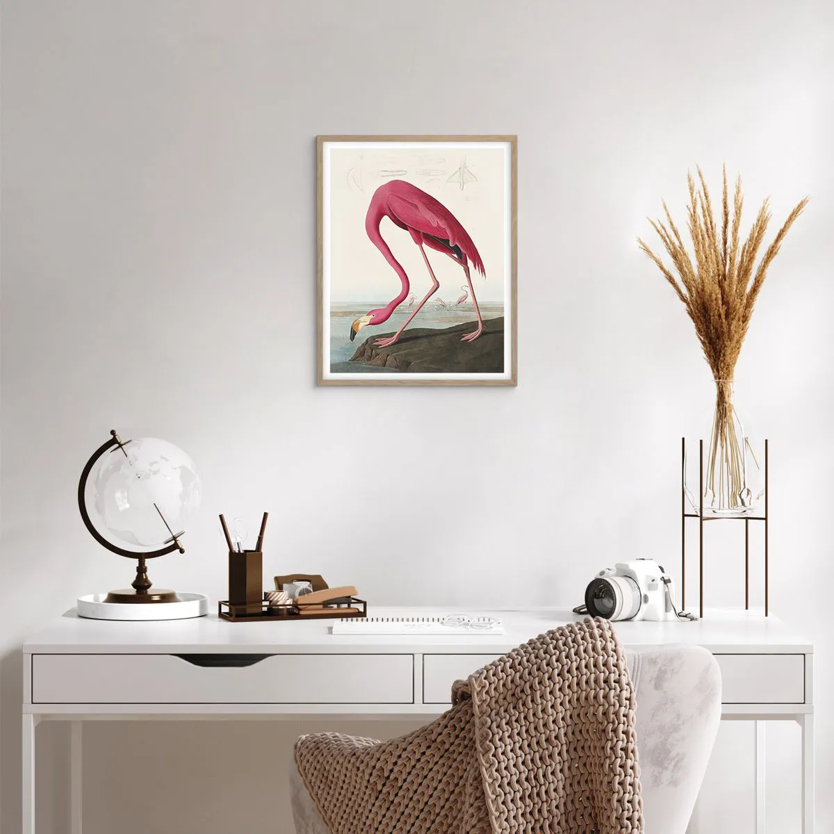 Plakat i ramme af lyst egetræ - Et forbløffende væsen - 40x50 cm