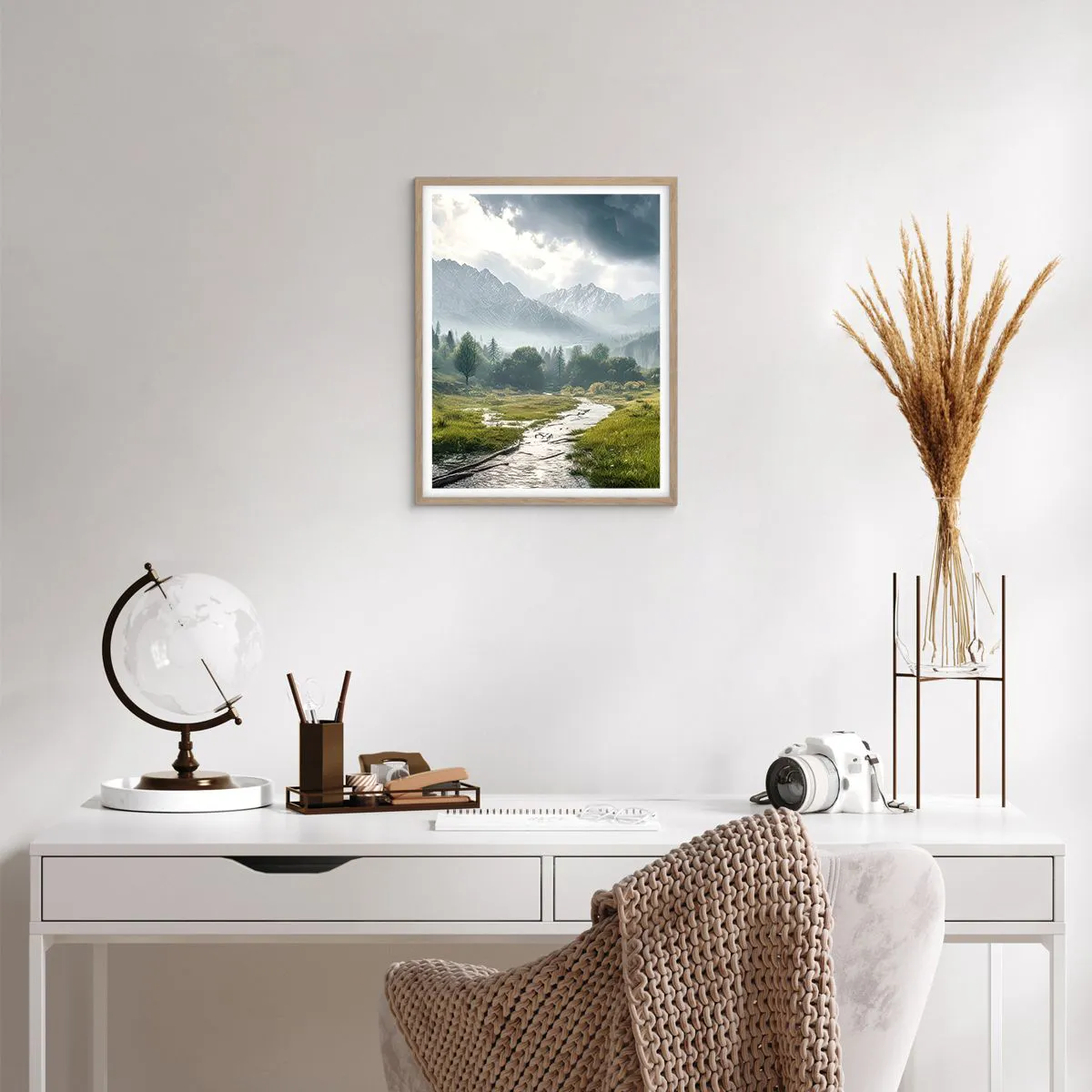 Plakat i ramme af lyst egetræ - Der og tilbage - 40x50 cm